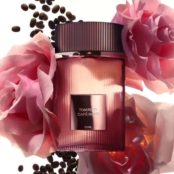 طقم عطر توم فورد كافيه روز للنساء - أو دو برفيوم 50مل + بخاخ سفر